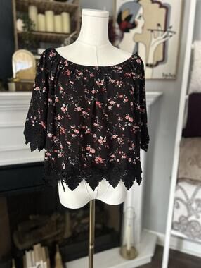 Temt Collection Women’s Off Shoulder Black Floral Ruffle Blouse Size 10